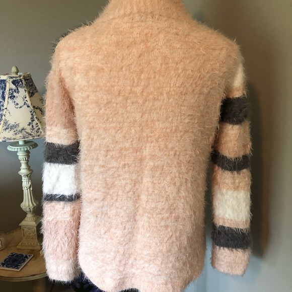 Vince Camuto brand pink, grey and ivory eye lash sweater - Picture 5 of 10